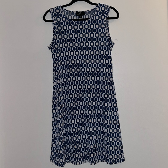 Ronni Nicole Dress Size Small Blue & White Textured Short Sleeveless Geometric - Picture 1 of 5